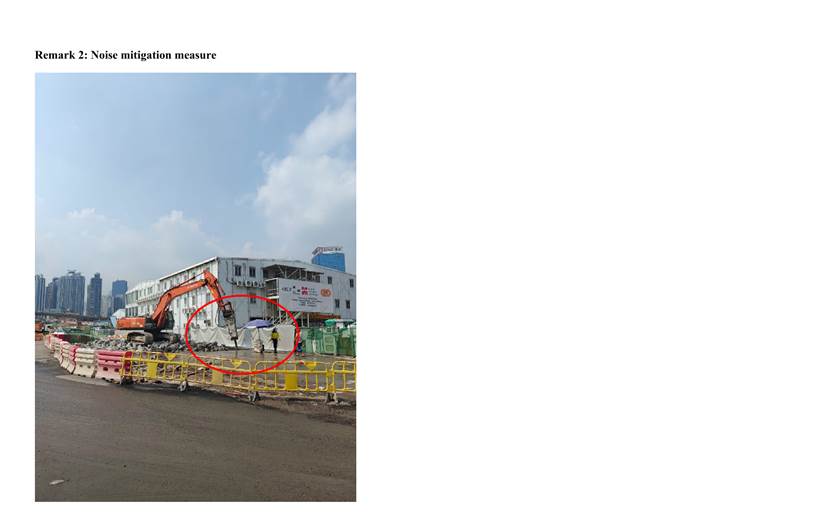 A building with a construction site
Description automatically generated with medium confidence